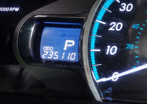 2013 Toyota Sienna Xle 7 Passenger z USA, uszkodzony, nr VIN 5TDDK3DC8DS056286